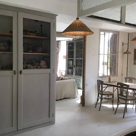 Apartment Des Souris Dans Le Grenier *