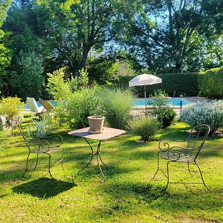 Des Souris Dans Le Grenier Lejlighed